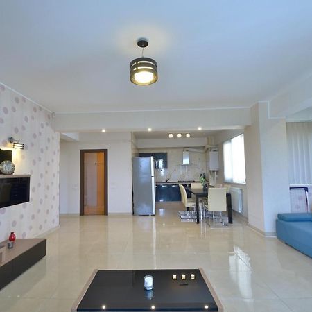 Sunny Luxury Apartment 2 Mamaia Exterior foto